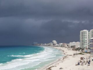 Your Weather App Says Rain All Week In Cancun Is Your Vacation Actually Ruined