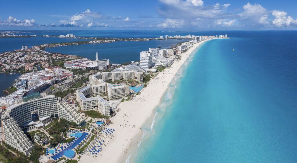 Cancun Hotel Zone resorts and ocean front