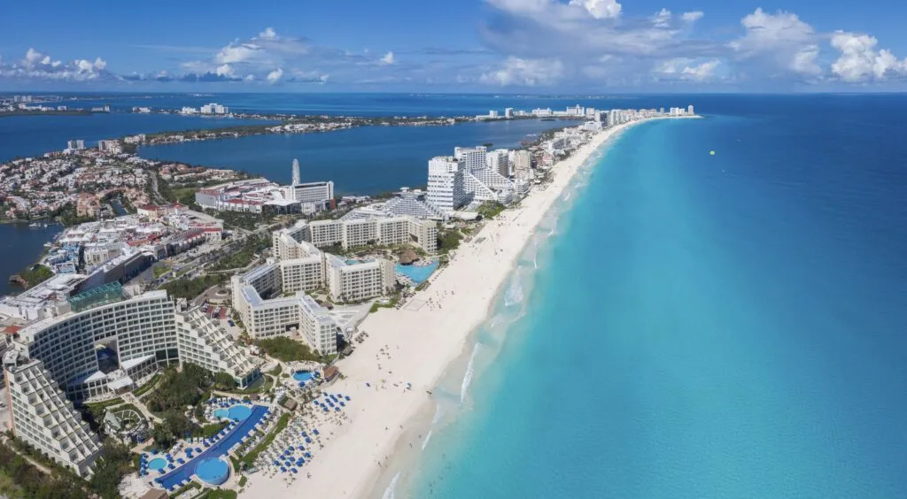 Cancun Hotel Zone resorts and ocean front