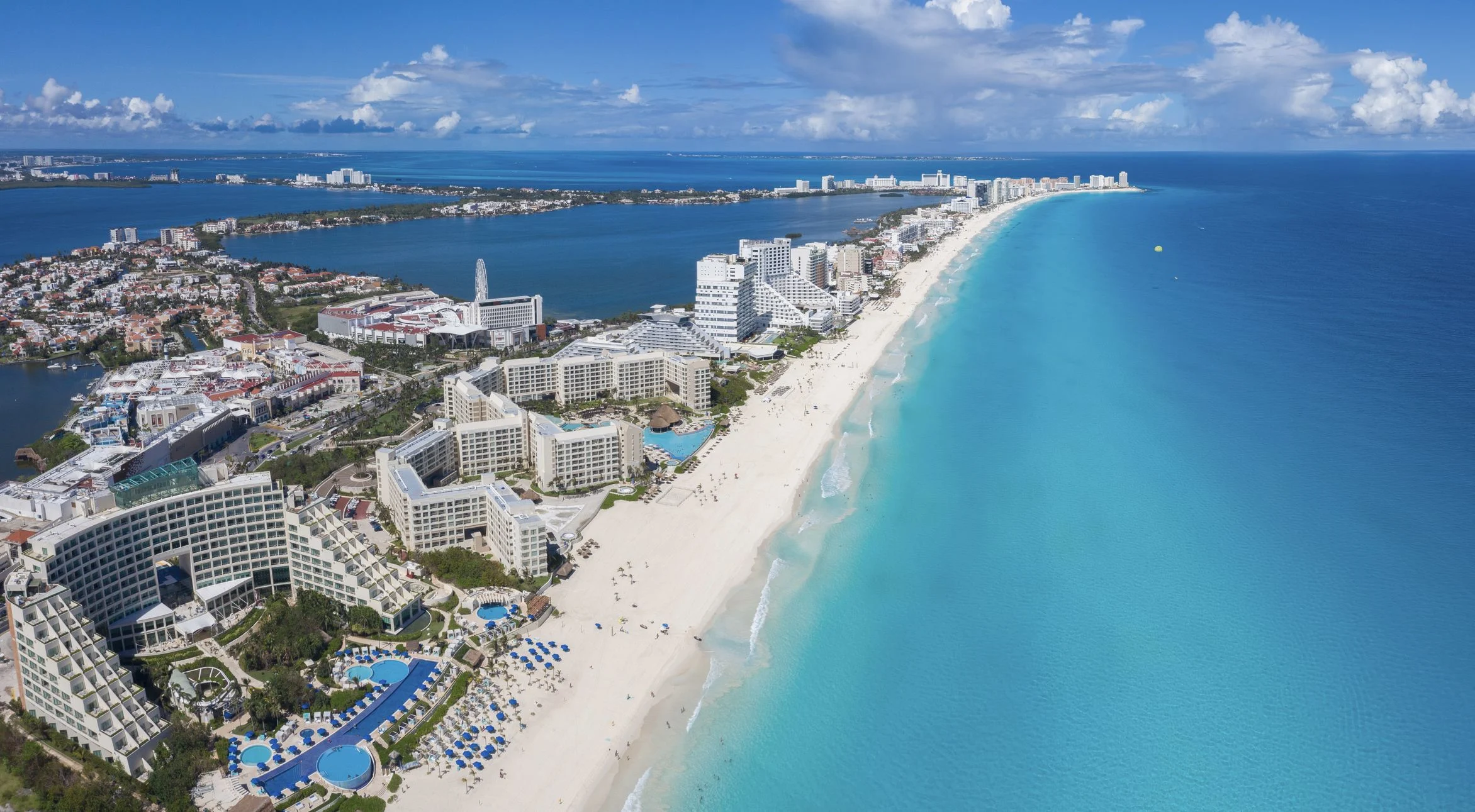 Cancun Hotel Zone resorts and ocean front