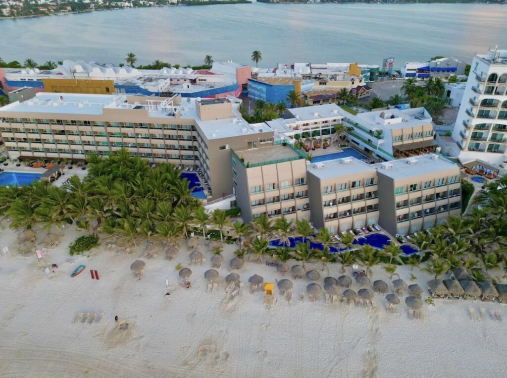 Flamingo Cancun All Inclusive beachfront
