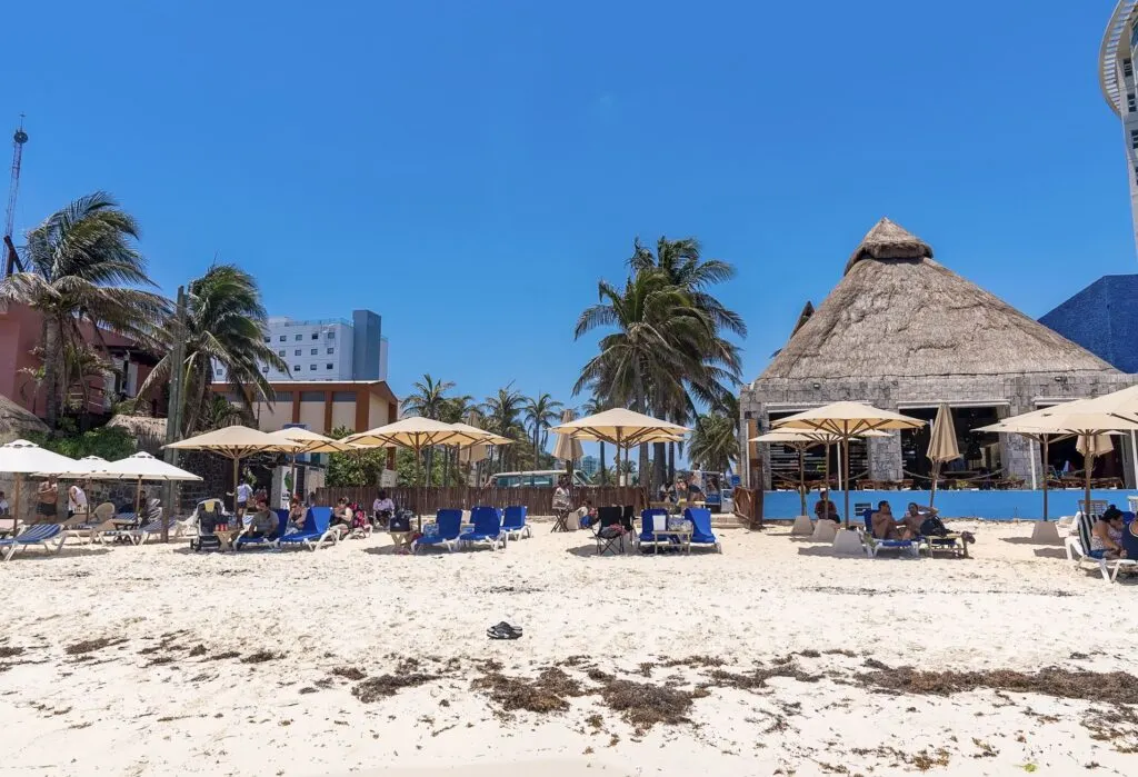 Not much Sargassum Cancun beach