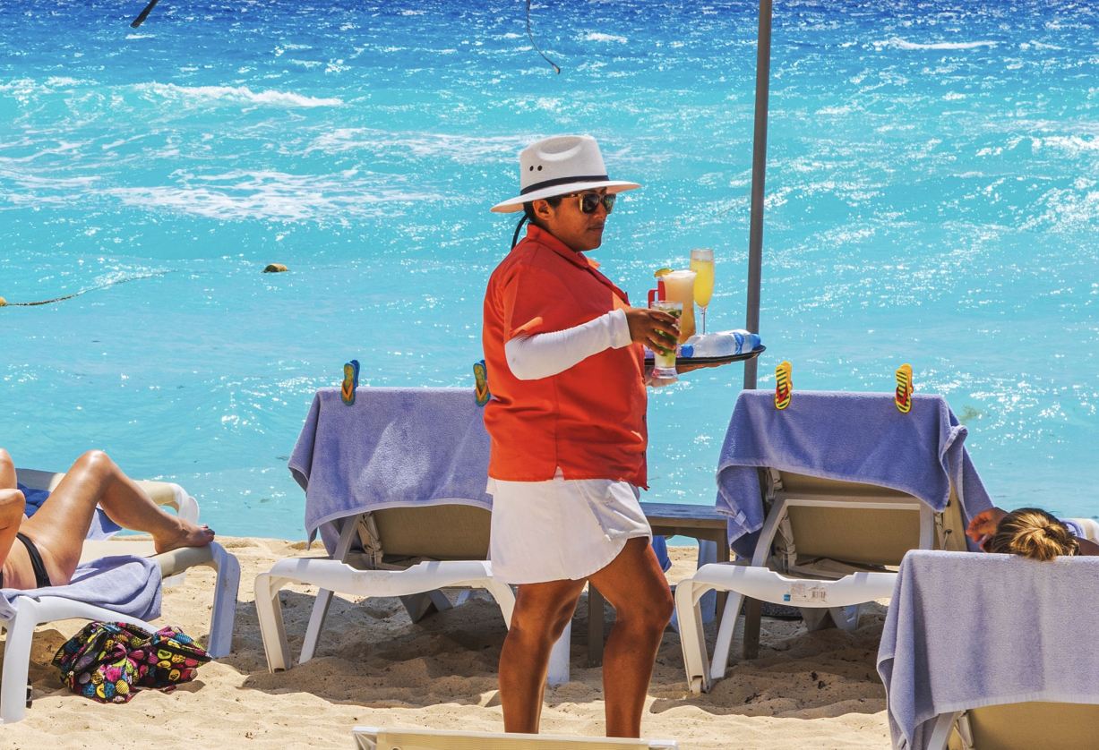 These Are 5 People You Should Absolutely Tip At A Cancun All-Inclusive