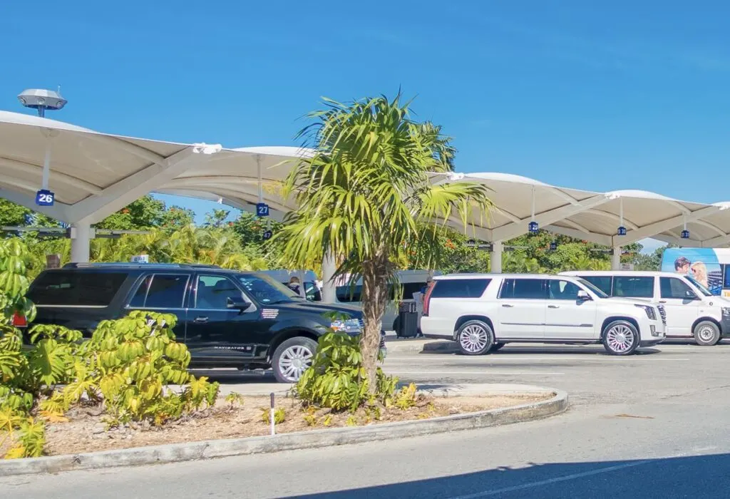 These Are The 3 Different Levels Of Private Transfers From The Cancun Airport