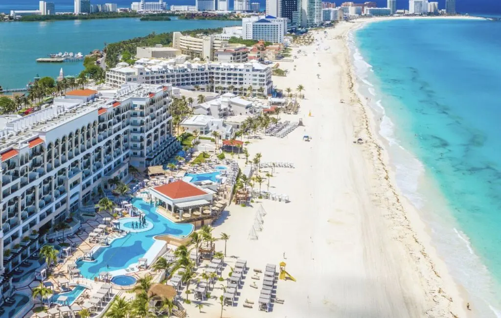 Very Little Sargassum On Cancun Beach