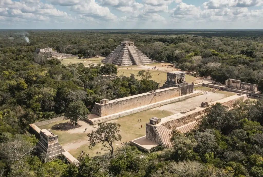 Aerial-view-of-ancient-Mayan-city-Chichen-Itza-1024x690.jpg.webp