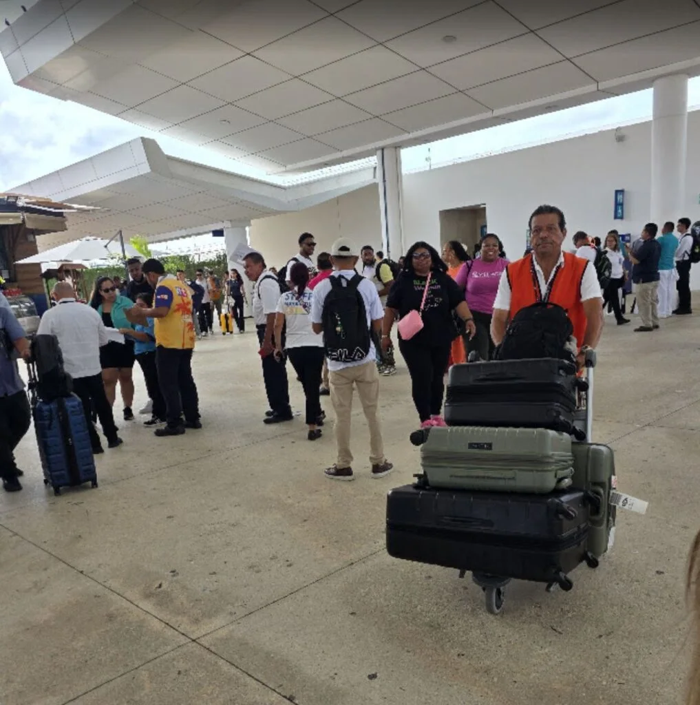 Cancun airport porter luggage bags