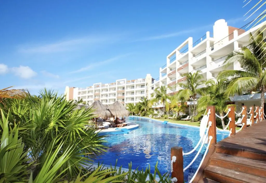 How To Maximize Your Chances of Getting a Late Check-Out In Cancun