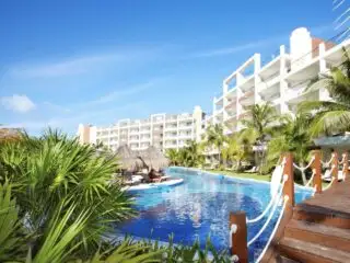 How To Maximize Your Chances of Getting a Late Check-Out In Cancun