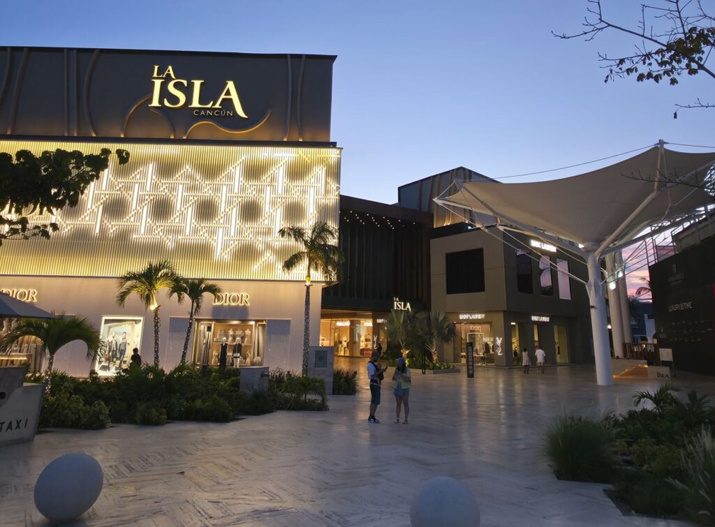 Is La Isla Mall In Cancun's Hotel Zone Worth The Visit An Insiders Guide