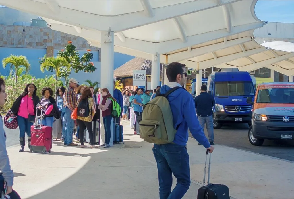 Is Shared Transportation From The Cancun Airport Actually Worth the Savings