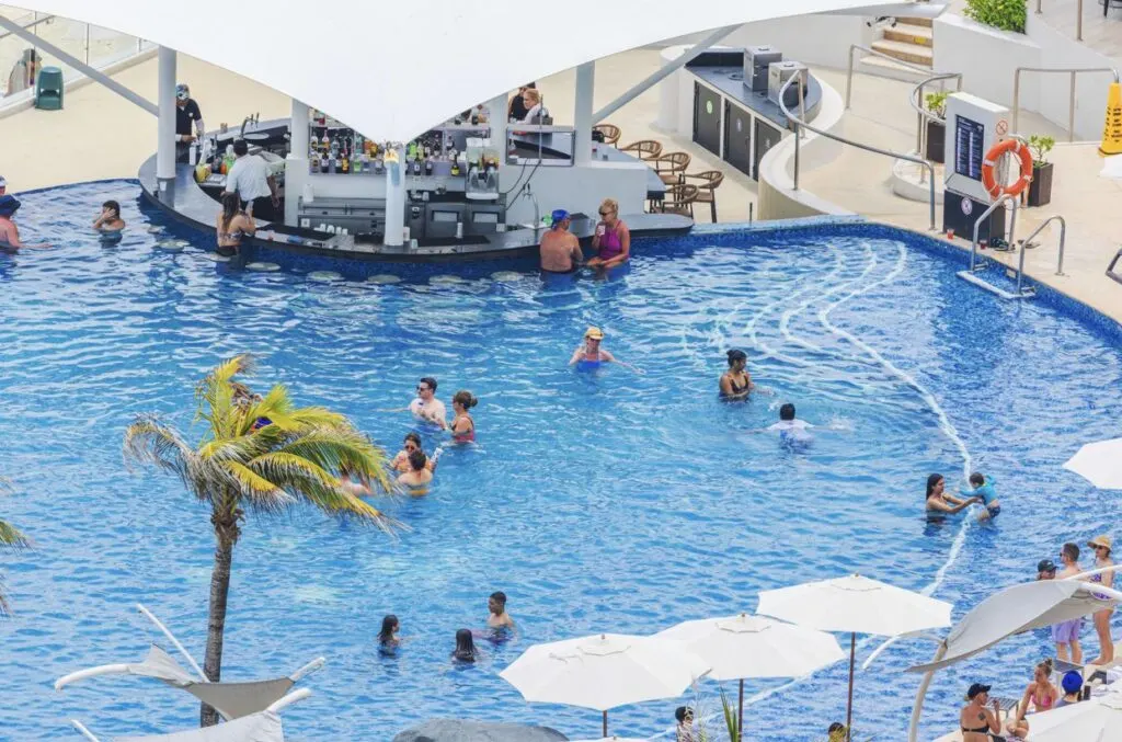 Is The Ice Safe In Cancun The Real Truth About Your Drinks In Resorts & Restaurants