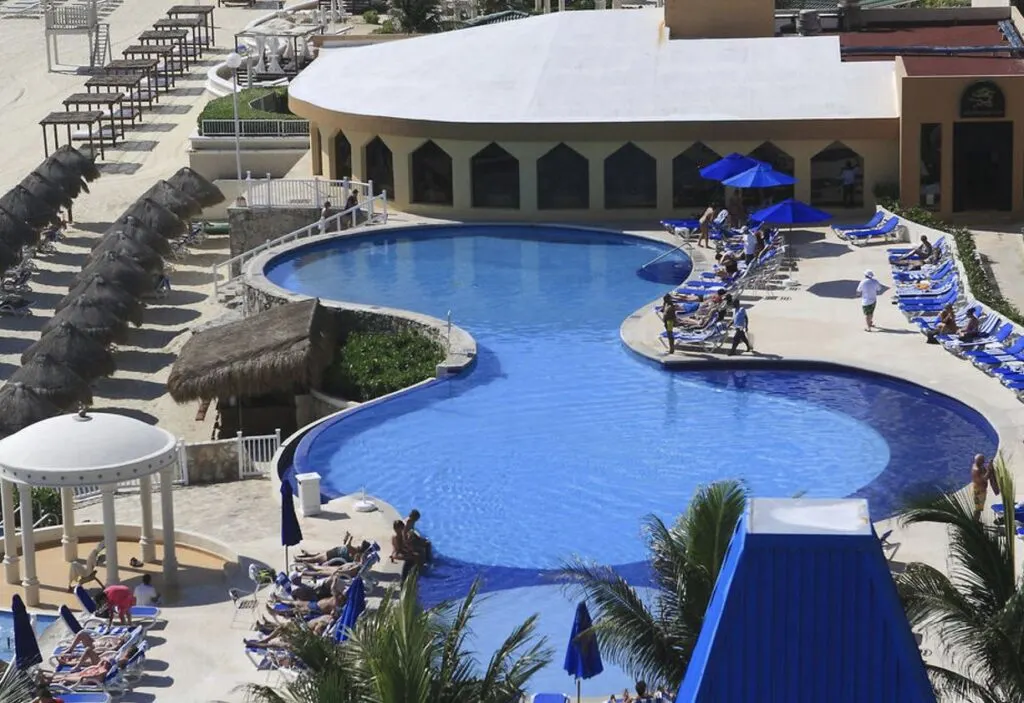 Poo lGolden Parnassus