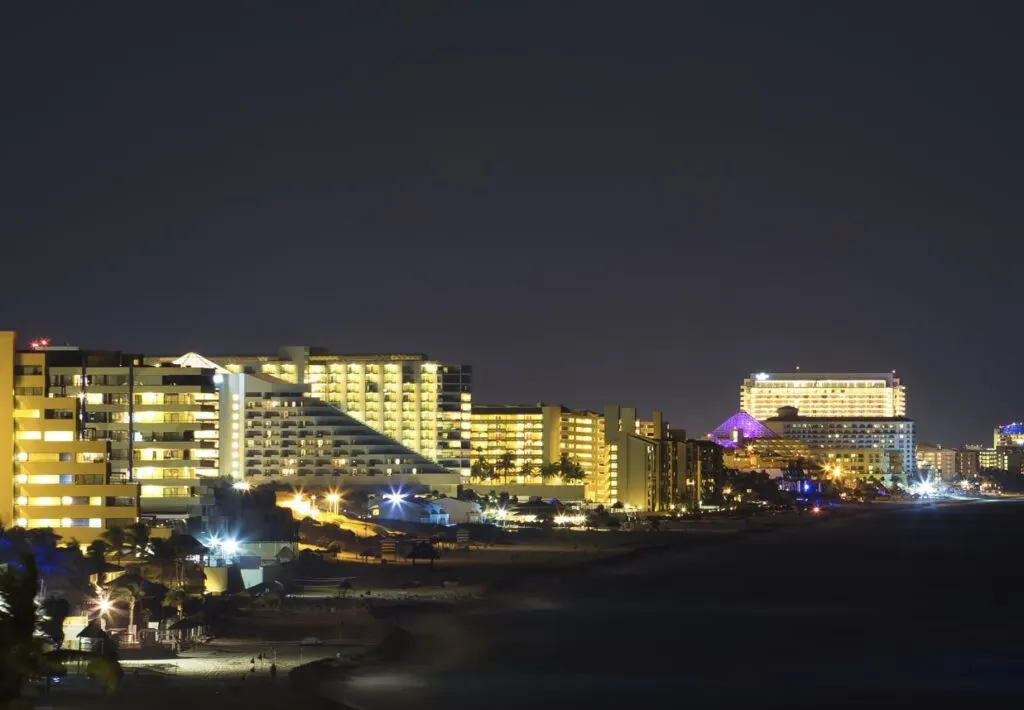 Power Restored After Massive Blackout In Cancun & Quintana Roo