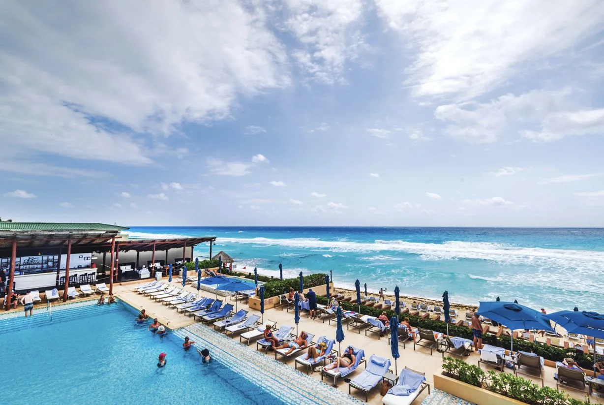 3 All-Inclusive Cancun Resorts You Don't Need To Wake Up Early To Save A Pool Chair