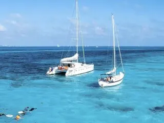 Cancun Authorities Crack Down On Tourist Boats Operating Without Permits How To Book Official Tours