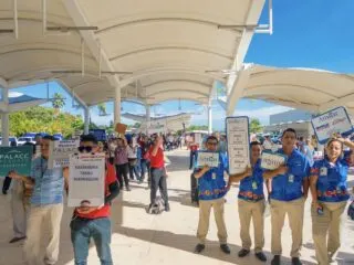 Federal Authorities Announce Uber Is Not Permitted To Operate At Cancun Airport