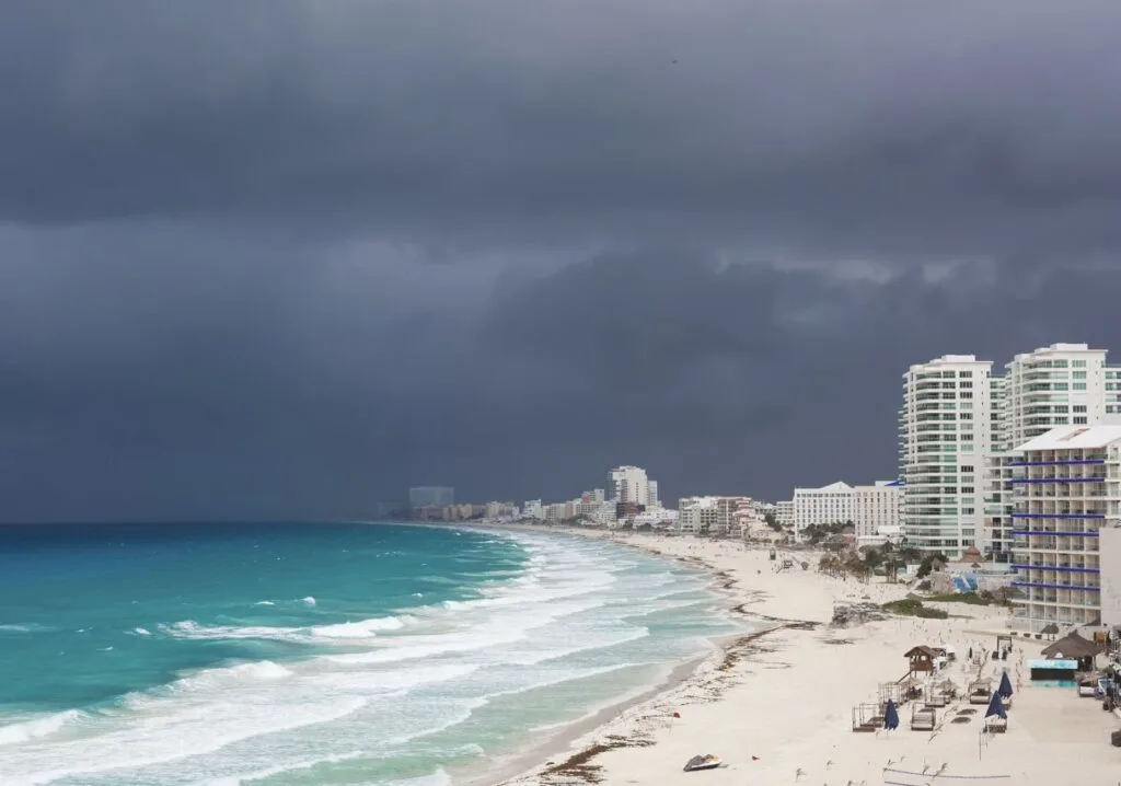 More Torrential Rains & Storms Will Continue This Week In Cancun But Don't Cancel Your Trip