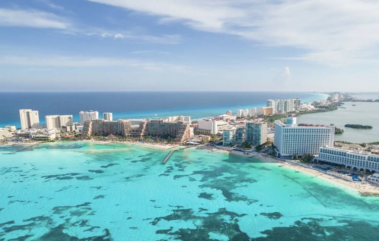 Playa Del Carmen's 5th Ave VS Cancun Hotel Zone A Tale Of Two Very Different Vacations
