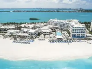This Is One Of The Only Cancun Resorts With Direct Beachfront Walk-Out Suites