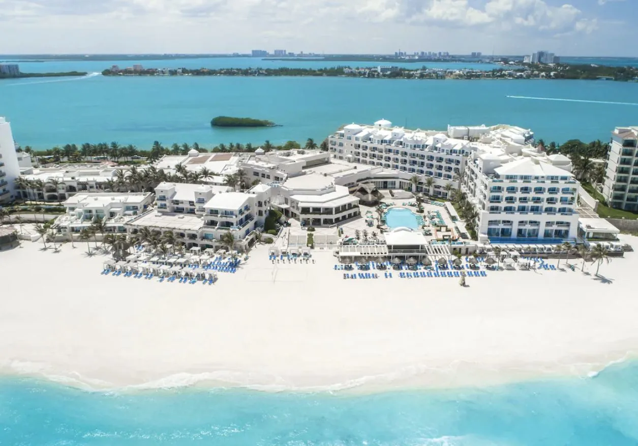 This Is One Of The Only Cancun Resorts With Direct Beachfront Walk-Out Suites