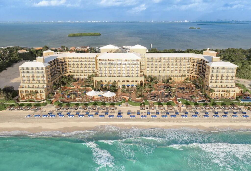 This Is The Top Resort In Cancun's Hotel Zone According To Condé Nast