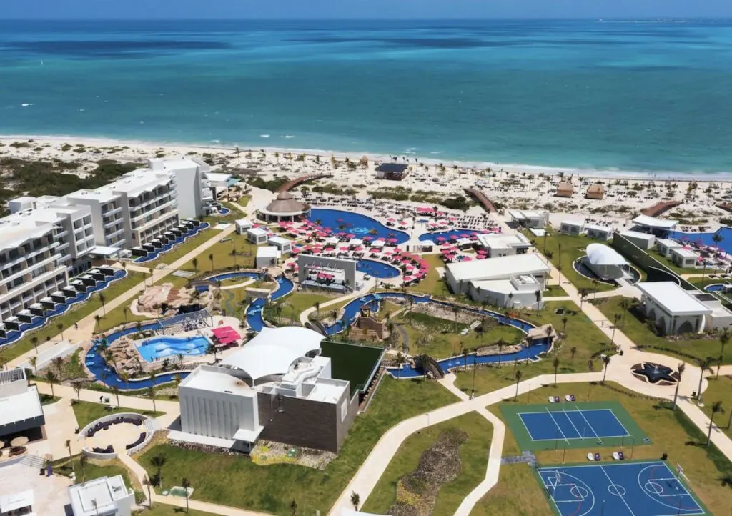 Aerial lazy River Planet Holly Wood