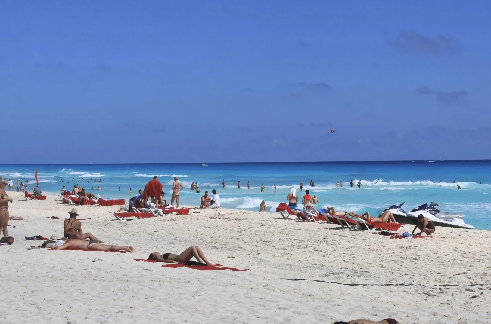 Busy crowds Cancun Beach