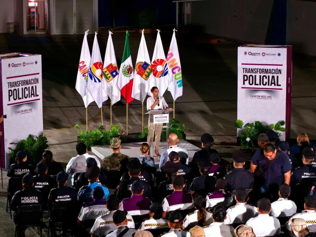 Cancun police ceremony