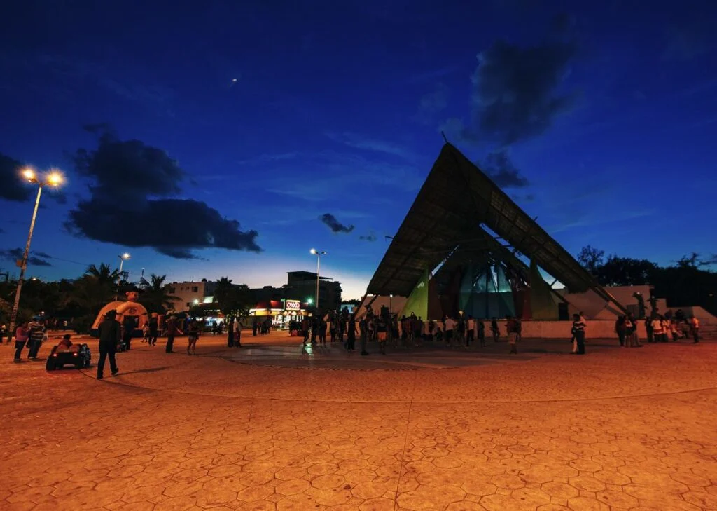 Is Downtown Cancun Safe At Night The Truth About Market 28 and Parque Las Palapas