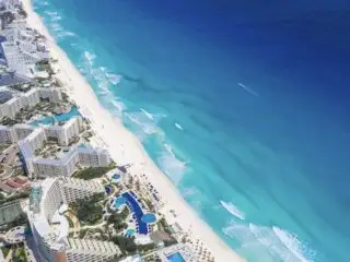 There Are Still A Few 5-Star Family All-Inclusive Resorts Open For Christmas In Cancun Here's What It'll Cost You