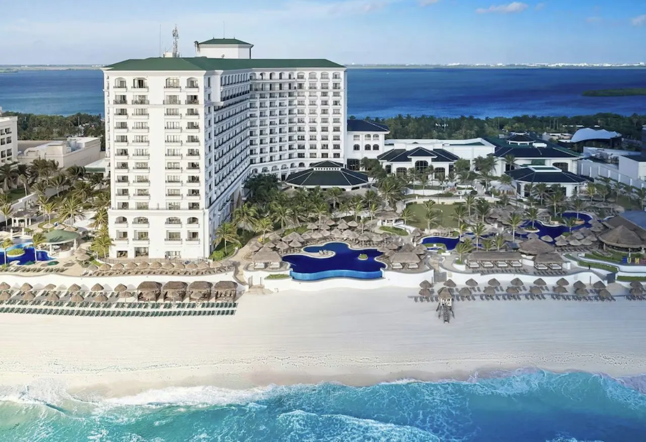 This Is One Of The Top NON All-Inclusive Resorts In Cancun With The Best Beach