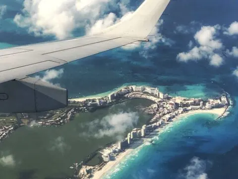 Flight heading into Cancun