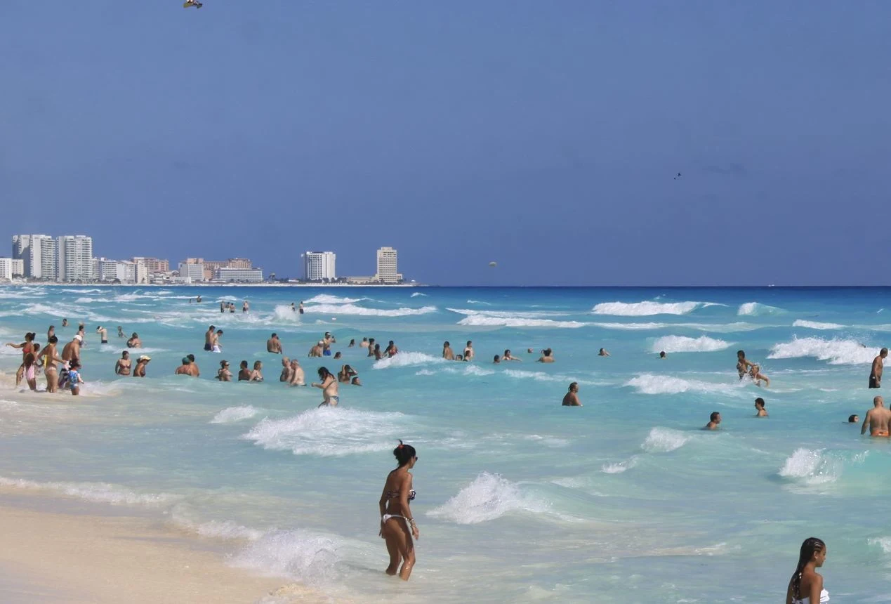 Authorities Warns Tourists To Be Cautions On All Cancun Beaches More Lifeguards Added