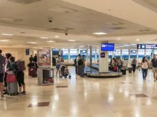Here Is How Long You'll Really Wait For Your Bags In Cancun According To Travelers
