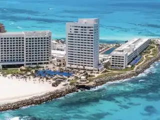 Can&rsquo;t Decide Which Cancun Resort Is For You This Is The One Hotel All Types Of Travelers Rave About