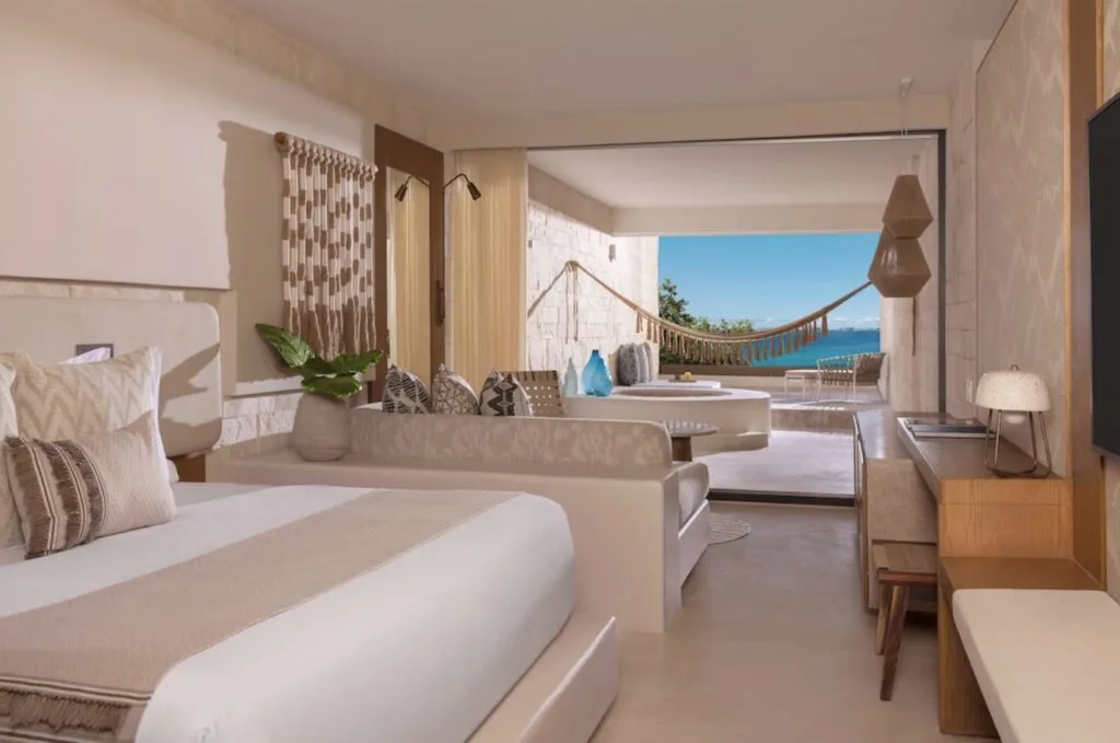  Impression Isla Mujeres by Secrets room interior