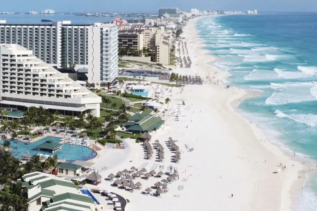3 Reasons Why Cancun All-Inclusives Are So Popular In 2026 (It's Not What You Think)
