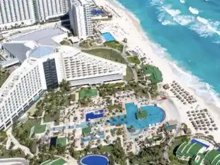Booking A Cancun Resort What Travelers Need To Know About The Niche All-Inclusive In 2026