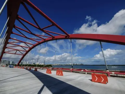 President Says The New Cancun Nichupt&eacute;&nbsp; Bridge Will Open In April