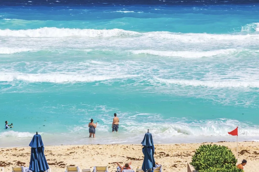 See A Red Flag On A Cancun Or Riviera Maya Beach What It Means And How To Stay Safe