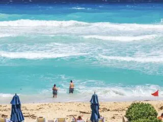 See A Red Flag On A Cancun Or Riviera Maya Beach What It Means And How To Stay Safe