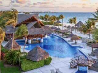 This Is One Of The Most Popular Resort Brands In Cancun & The Ratings Back It Up