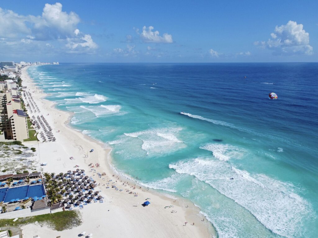 Cancun hotel zone beach resorts