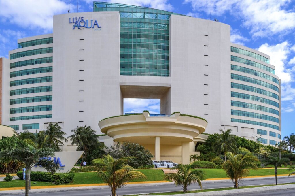 Front Of Cancun Rersort