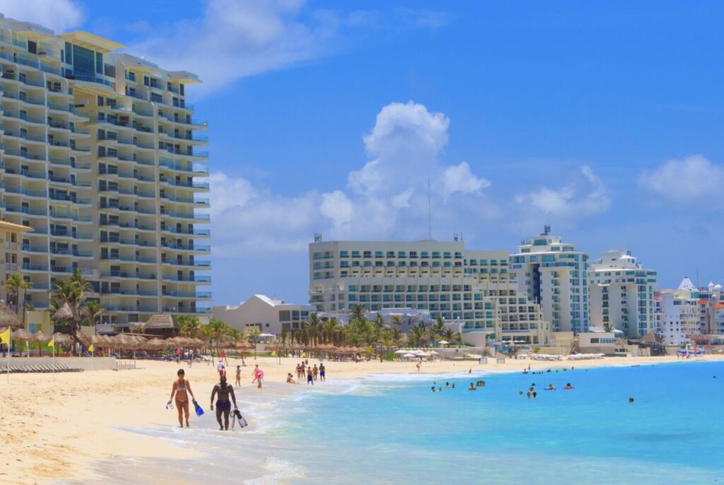 The Number 1 Mistake Cancun Travelers Make When Checking In To Their Resort Early