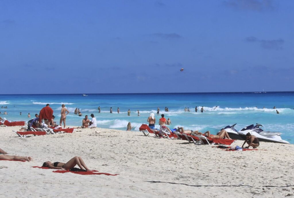 Top 7 Things Travelers Need To Know Visiting Cancun Beaches In 2026