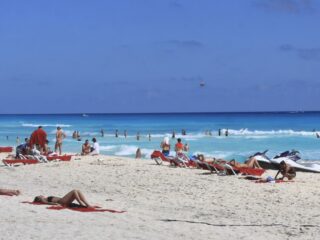 Top 7 Things Travelers Need To Know Visiting Cancun Beaches In 2026
