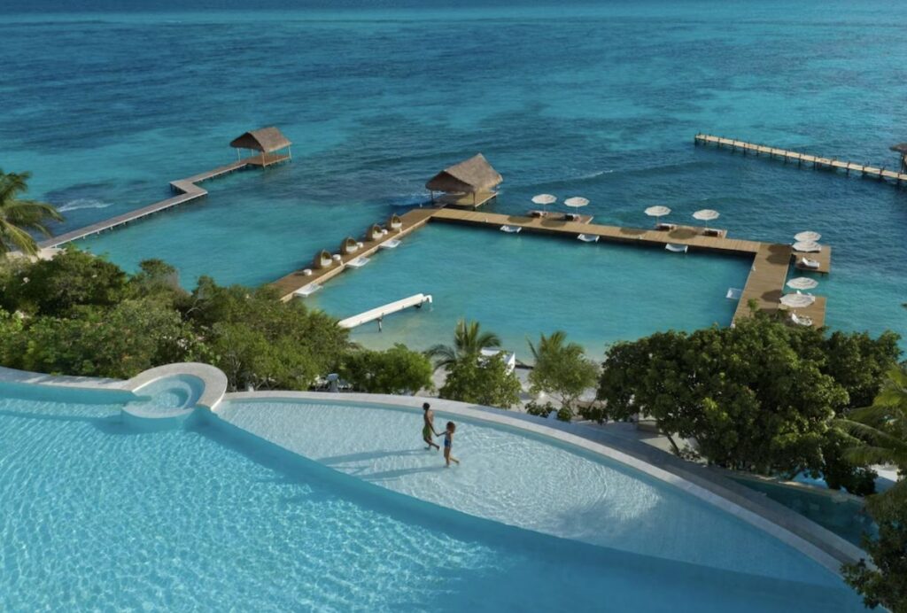 Why These 5 Cancun Resorts Are The Ultimate Romantic Getaway For 2026