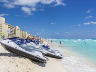 2 Arrested In Cancun Hotel Zone After Jet Ski Accident Injures 5